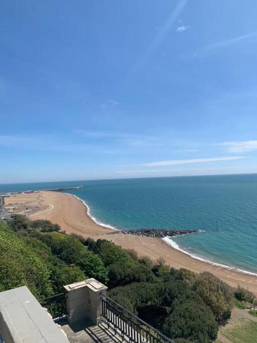 Beautifully Appointed, Period Seaside Apartment Folkestone Extérieur photo