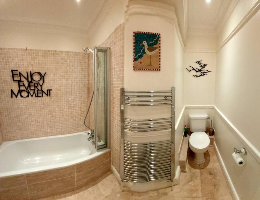Beautifully Appointed, Period Seaside Apartment Folkestone Extérieur photo